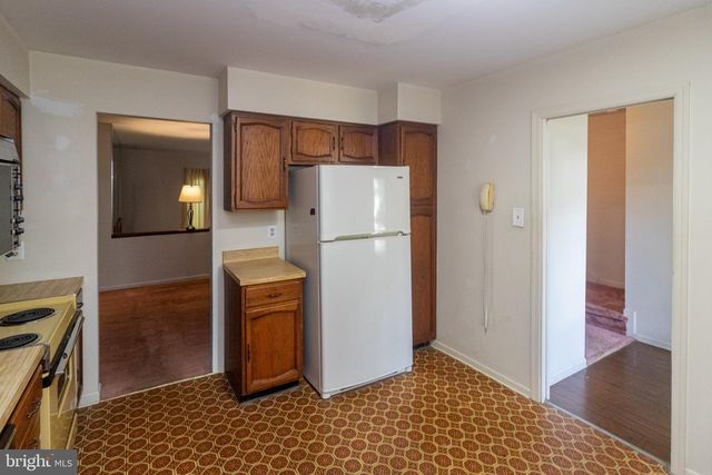 932 KINGS CRFT, Cherry Hill, NJ 08034