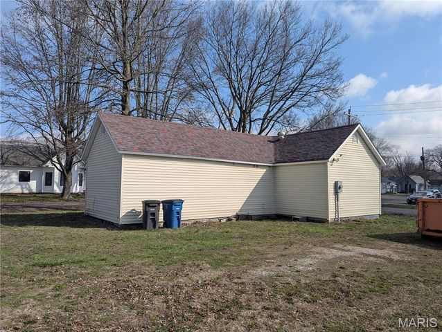 701 White Avenue, Greenville, IL 62246