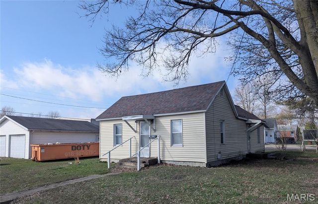 701 White Avenue, Greenville, IL 62246
