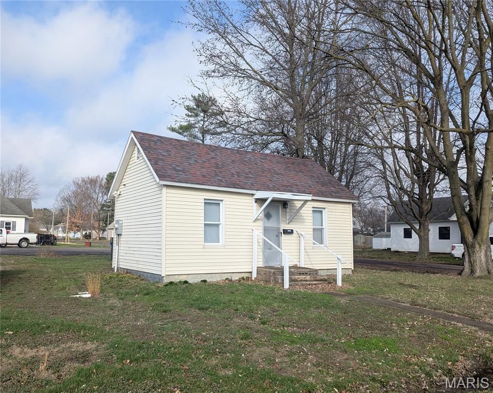 701 White Avenue, Greenville, IL 62246