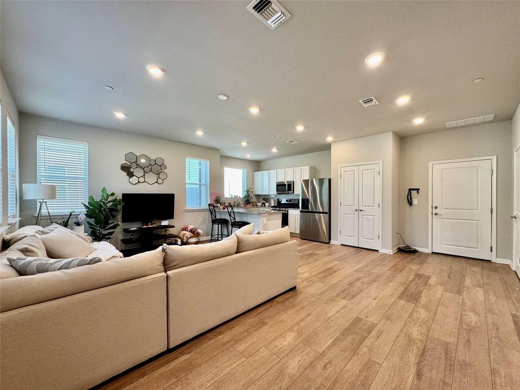 9015 Cattle Baron PATH 1805, Austin, TX 78747