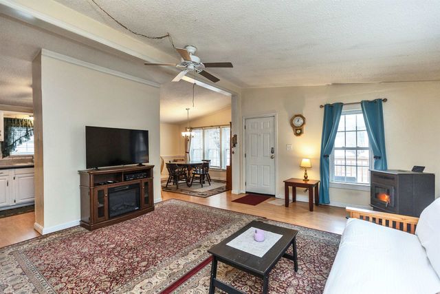 28 Willow Terrace, Loudon, NH 03307