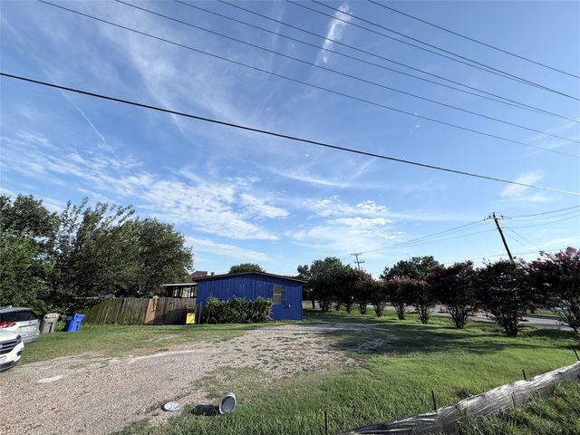 111 King Road, Hackberry, TX 75036