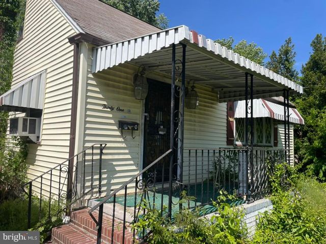 31 E 10TH AVE, Runnemede, NJ 08078