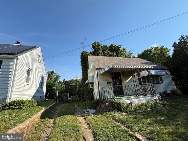 31 E 10TH AVE, Runnemede, NJ 08078