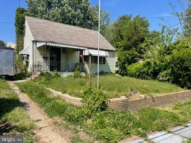 31 E 10TH AVE, Runnemede, NJ 08078
