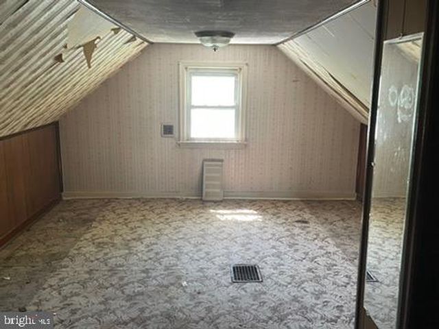 31 E 10TH AVE, Runnemede, NJ 08078