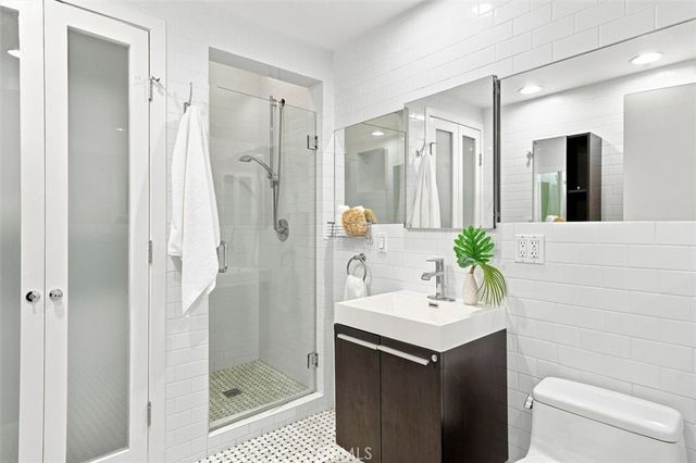 943 14th Street 101, Santa Monica, CA 90403