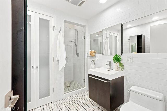 943 14th Street 101, Santa Monica, CA 90403