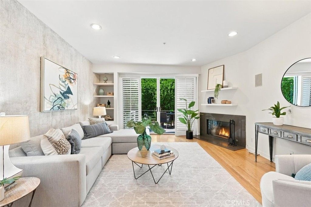 943 14th Street 101, Santa Monica, CA 90403