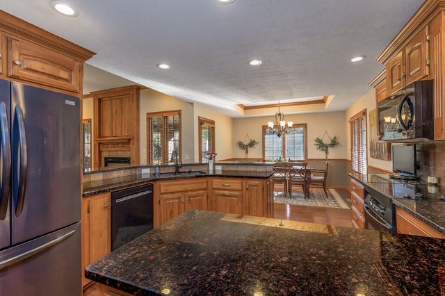 2992 W Nottingham Street, Springfield, MO 65810