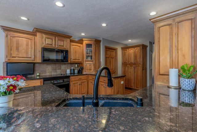 2992 W Nottingham Street, Springfield, MO 65810