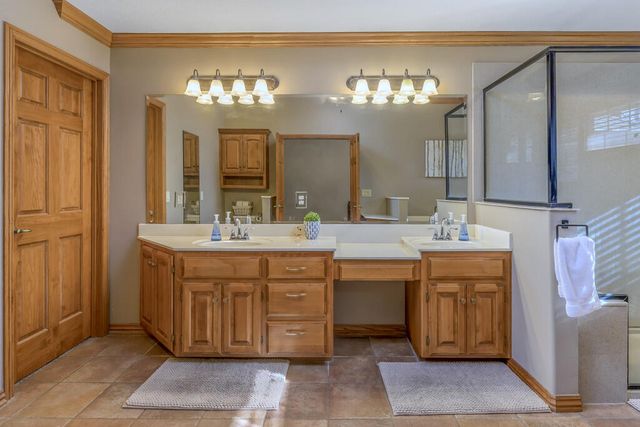 2992 W Nottingham Street, Springfield, MO 65810