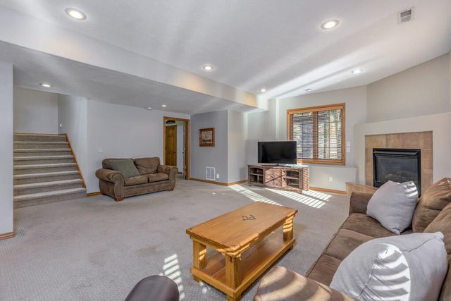 2992 W Nottingham Street, Springfield, MO 65810