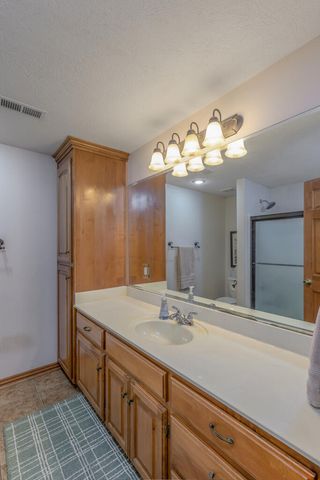 2992 W Nottingham Street, Springfield, MO 65810