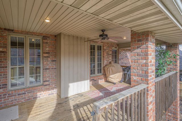 2992 W Nottingham Street, Springfield, MO 65810