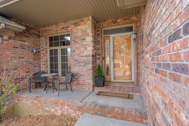 2992 W Nottingham Street, Springfield, MO 65810