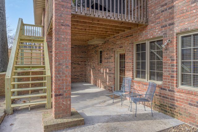 2992 W Nottingham Street, Springfield, MO 65810