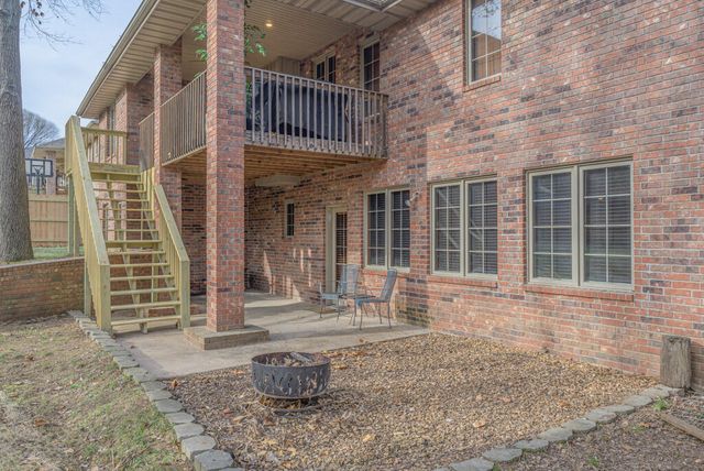 2992 W Nottingham Street, Springfield, MO 65810