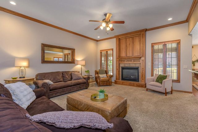 2992 W Nottingham Street, Springfield, MO 65810