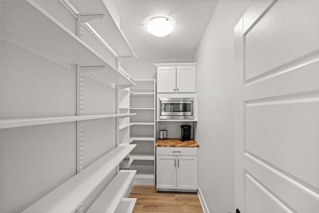 9814 Watermeadow Circle, Johnston, IA 50131