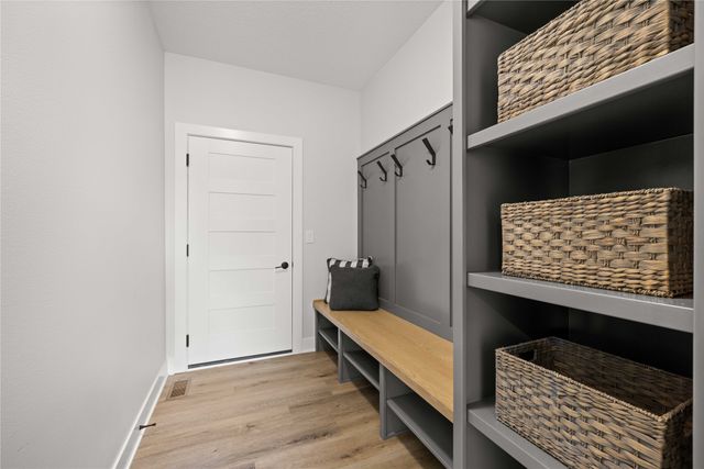 9814 Watermeadow Circle, Johnston, IA 50131