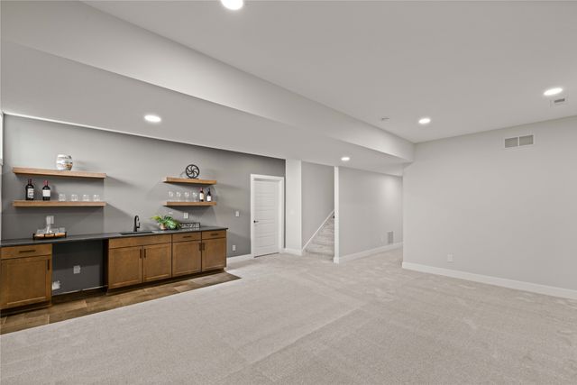 9814 Watermeadow Circle, Johnston, IA 50131