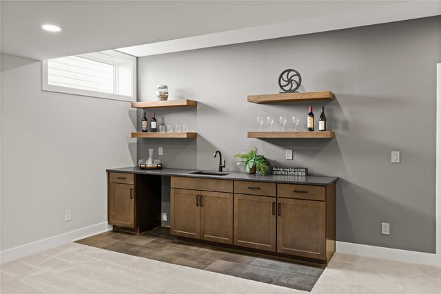 9814 Watermeadow Circle, Johnston, IA 50131