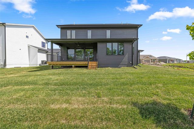 9814 Watermeadow Circle, Johnston, IA 50131