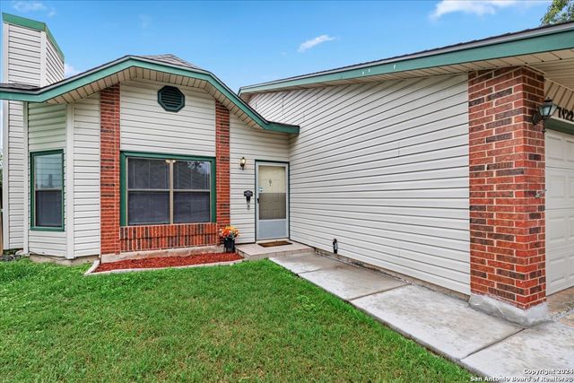 7122 SUNLIT TRAIL DR, San Antonio, TX 78244
