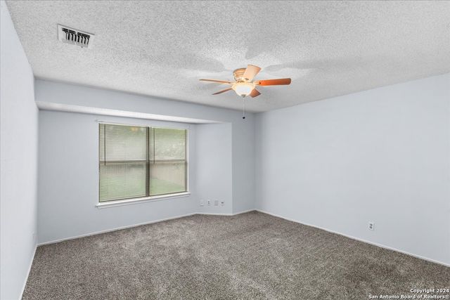 7122 SUNLIT TRAIL DR, San Antonio, TX 78244