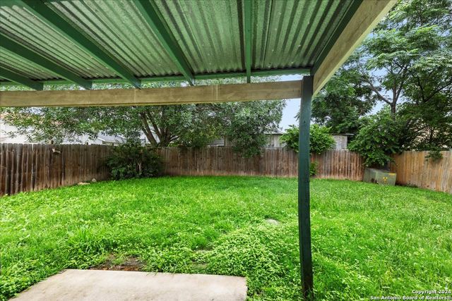 7122 SUNLIT TRAIL DR, San Antonio, TX 78244