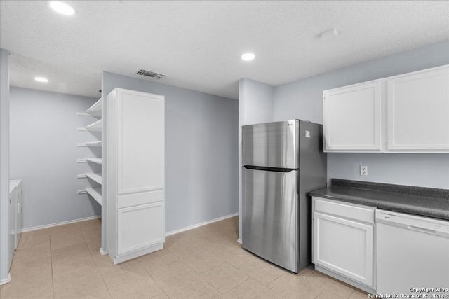 7122 SUNLIT TRAIL DR, San Antonio, TX 78244