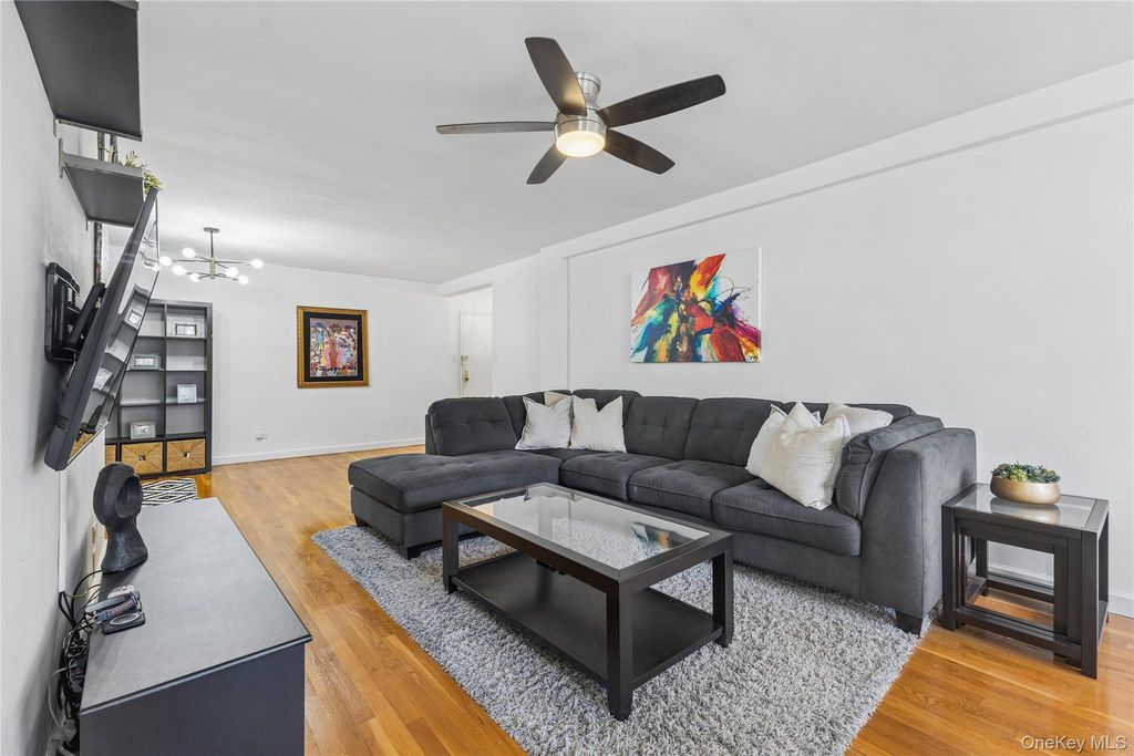 18-40 211th Street 3J, Bayside, NY 11360 — photo 2