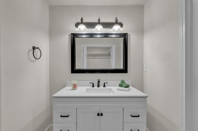 5502 Hewitt Dr Drive, Houston, TX 77092