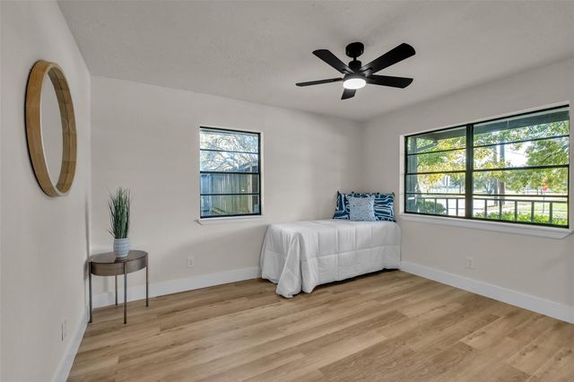 5502 Hewitt Dr Drive, Houston, TX 77092