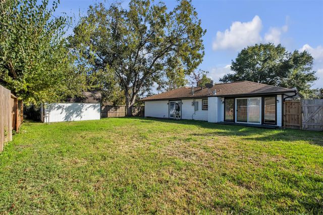 5502 Hewitt Dr Drive, Houston, TX 77092