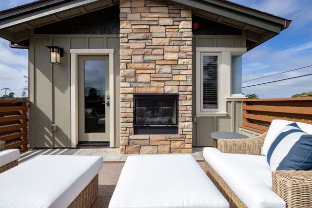 801 Junipero Avenue, Pacific Grove, CA 93950