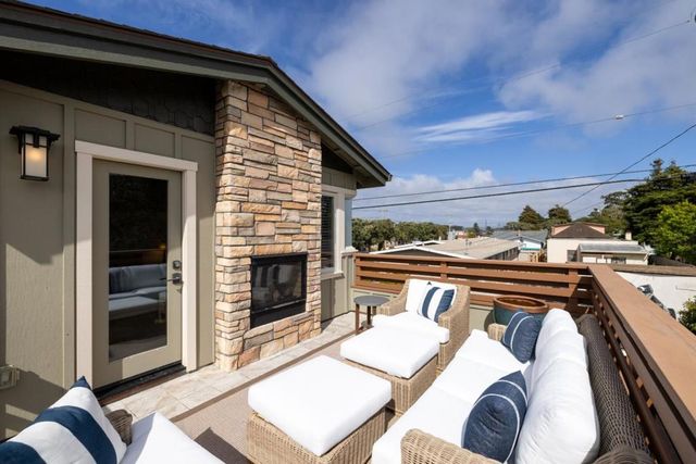 801 Junipero Avenue, Pacific Grove, CA 93950