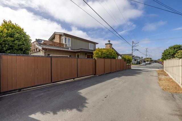 801 Junipero Avenue, Pacific Grove, CA 93950