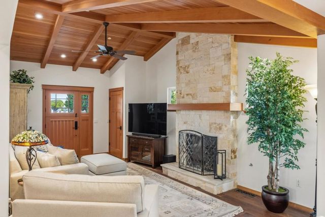 801 Junipero Avenue, Pacific Grove, CA 93950