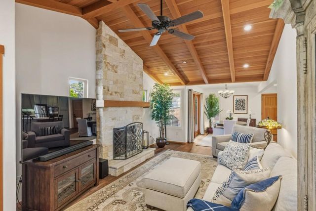 801 Junipero Avenue, Pacific Grove, CA 93950