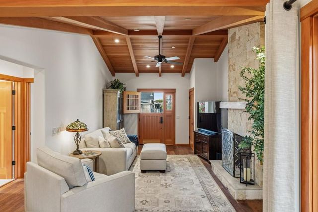 801 Junipero Avenue, Pacific Grove, CA 93950