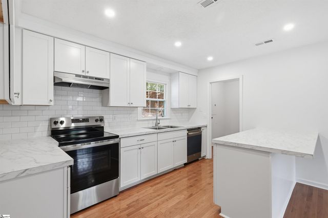 423 Indian Trail, Taylors, SC 29687