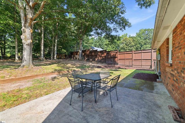 423 Indian Trail, Taylors, SC 29687