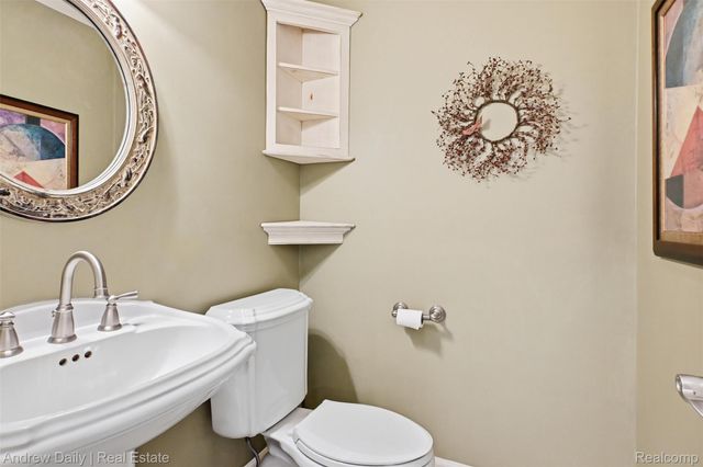 21649 Shadybrook Drive, Novi, MI 48375