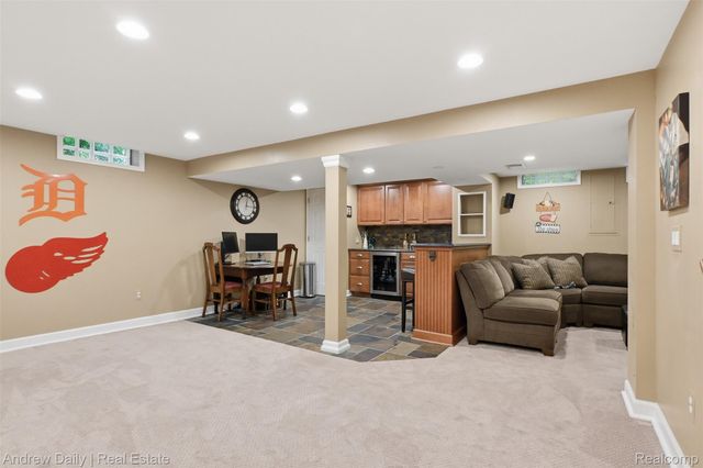 21649 Shadybrook Drive, Novi, MI 48375