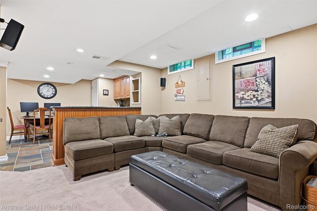21649 Shadybrook Drive, Novi, MI 48375