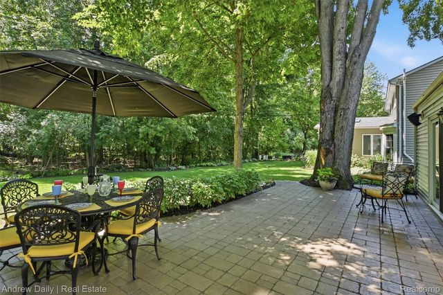21649 Shadybrook Drive, Novi, MI 48375