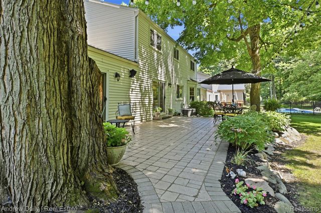 21649 Shadybrook Drive, Novi, MI 48375
